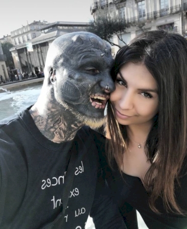 Man transforms himself into a ‘black alien,’ and the internet is stunned by his dramatic before-and-after photos