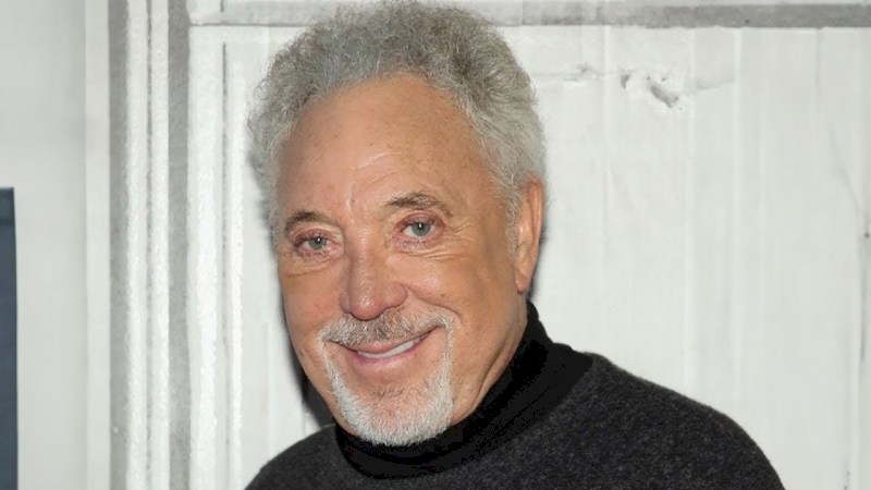 Remember Him? Tom Jones Is Now Over 80 How He Lives Is Sad